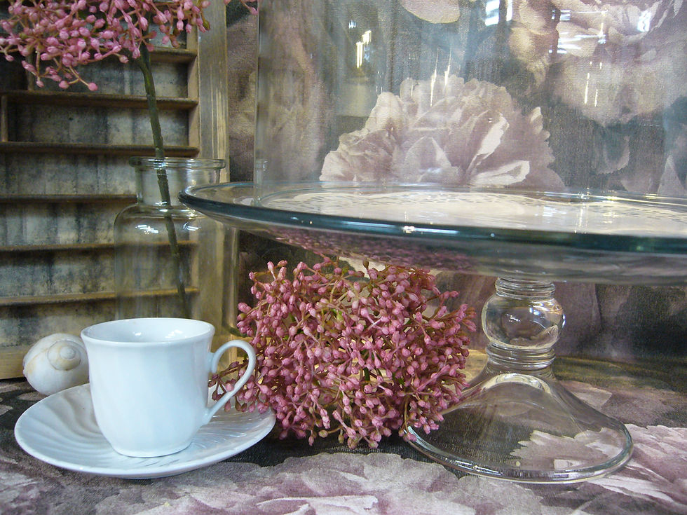 Miniaturbild: Tortenplatte mit Fuss und Glocke aus Glas