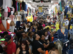 The Federal Revenue Service Closes Two Shopping Malls in Brás as Part of a Crackdown on Counterfeit Goods