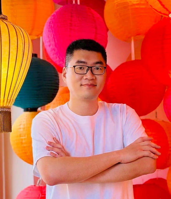 弈宏和燈籠.jpg
