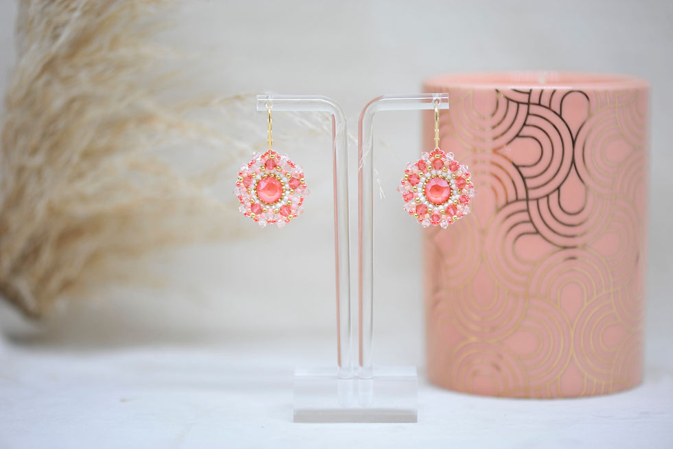 Miniaturbild: Ohrgehänge mit Sicherheitshaken in Rose und Cremeweiß