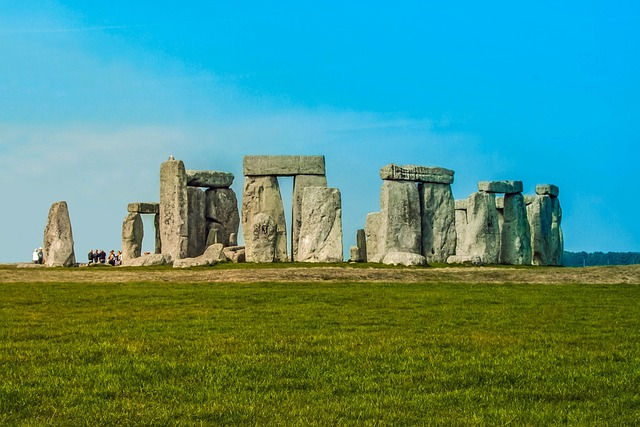 China's "Clonehenge" forces ancient UK monument to close