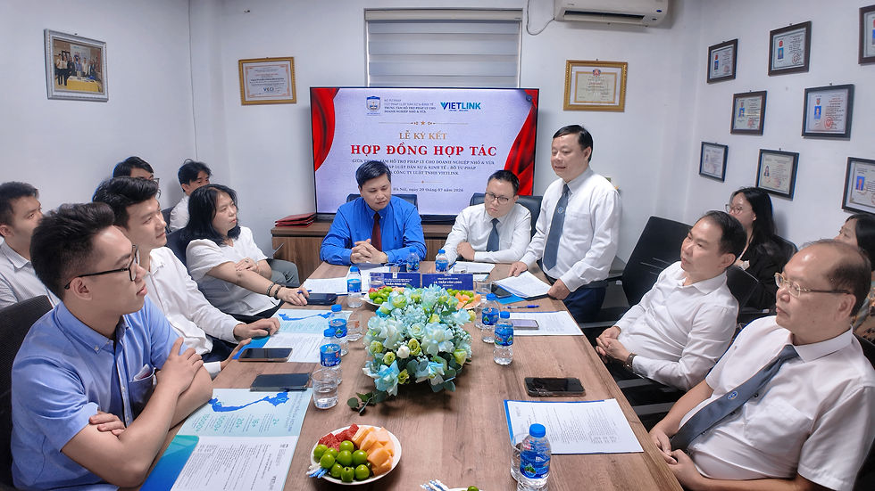 TS. LS. Lê Anh Tuấn phát biểu trao đổi 