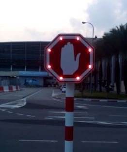 תמרור עצור תקני