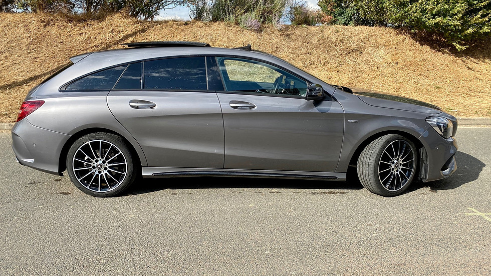 Miniature : Mercedes Benz CLA 200d Shooting Break AMG