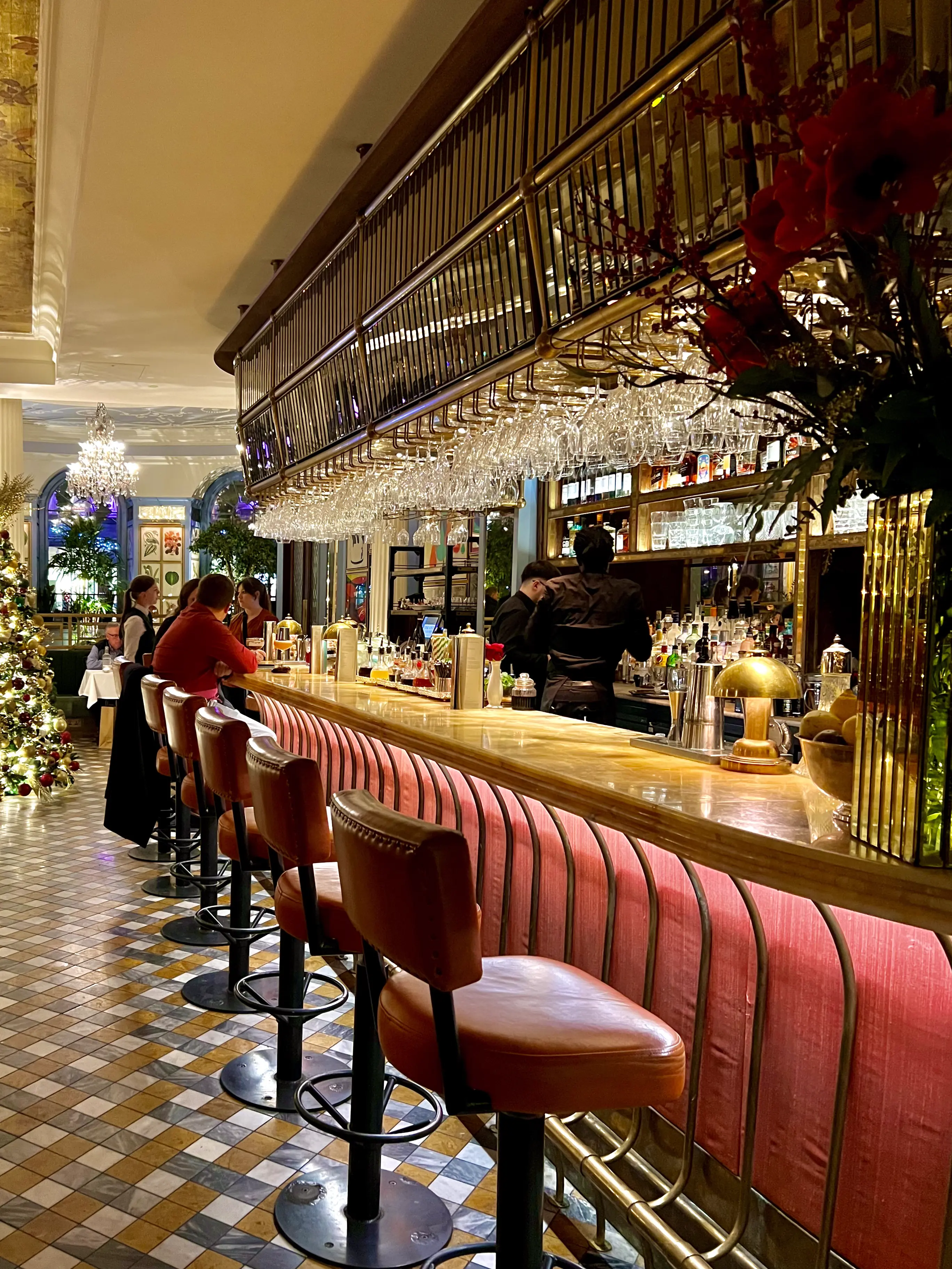 The gleaming Ivy Bath Brasserie Bar, a local favorite of restaurants in Bath UK ©AOnozWright for Manifesting Travel