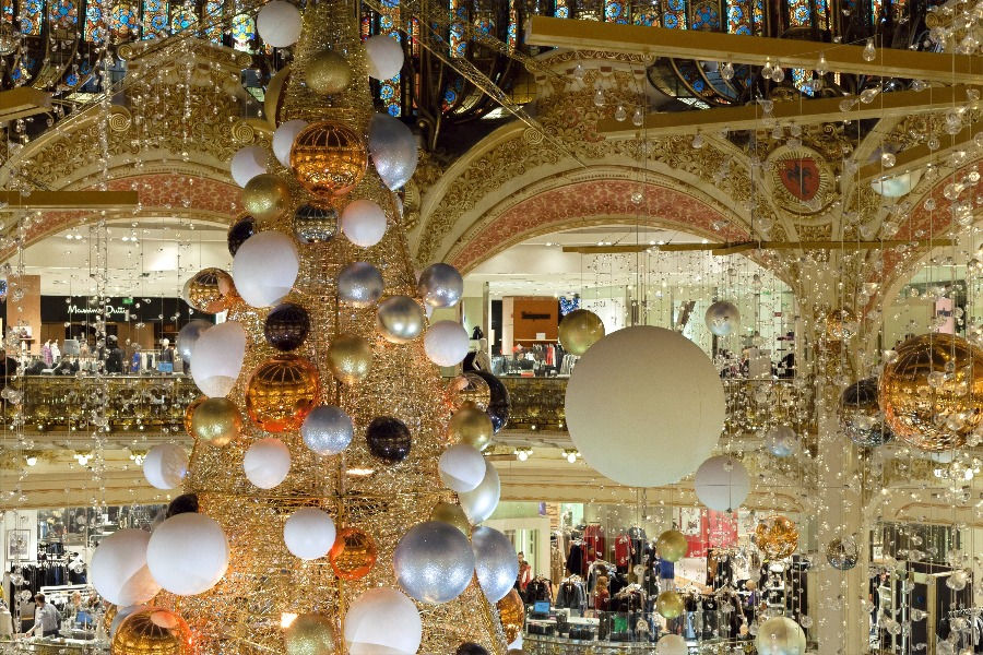Holiday decorations at the Galeries Lafayette in Paris. ©ALONZOWRIGHT