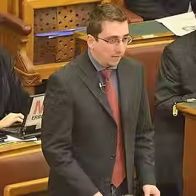parlament - gabor.avif