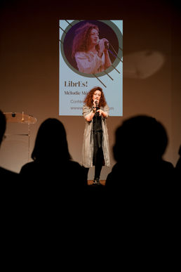 Conférence slam sur la mixité et la cohésion d’équipe animée par Mélodie Mo