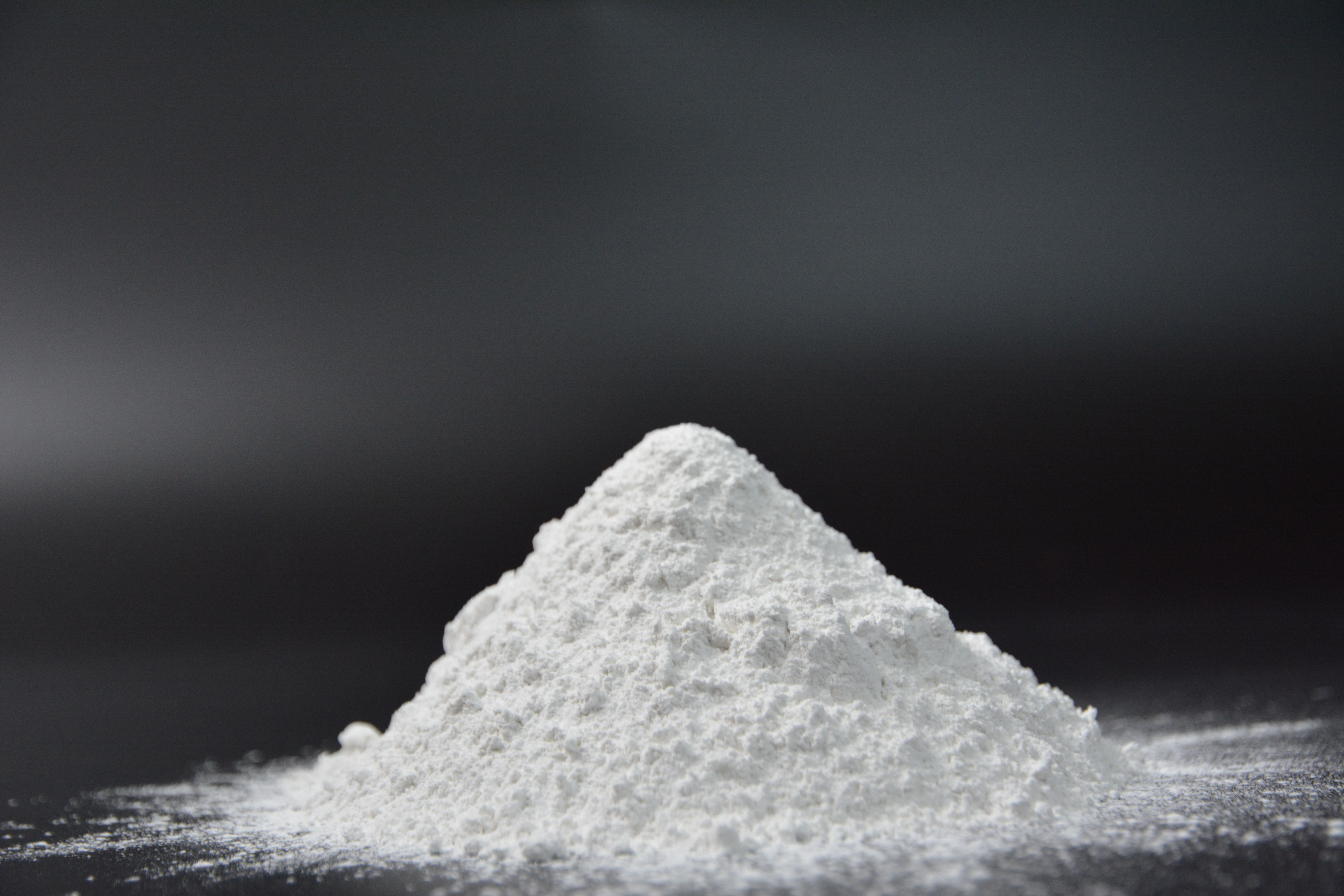 Calcium silicate powder