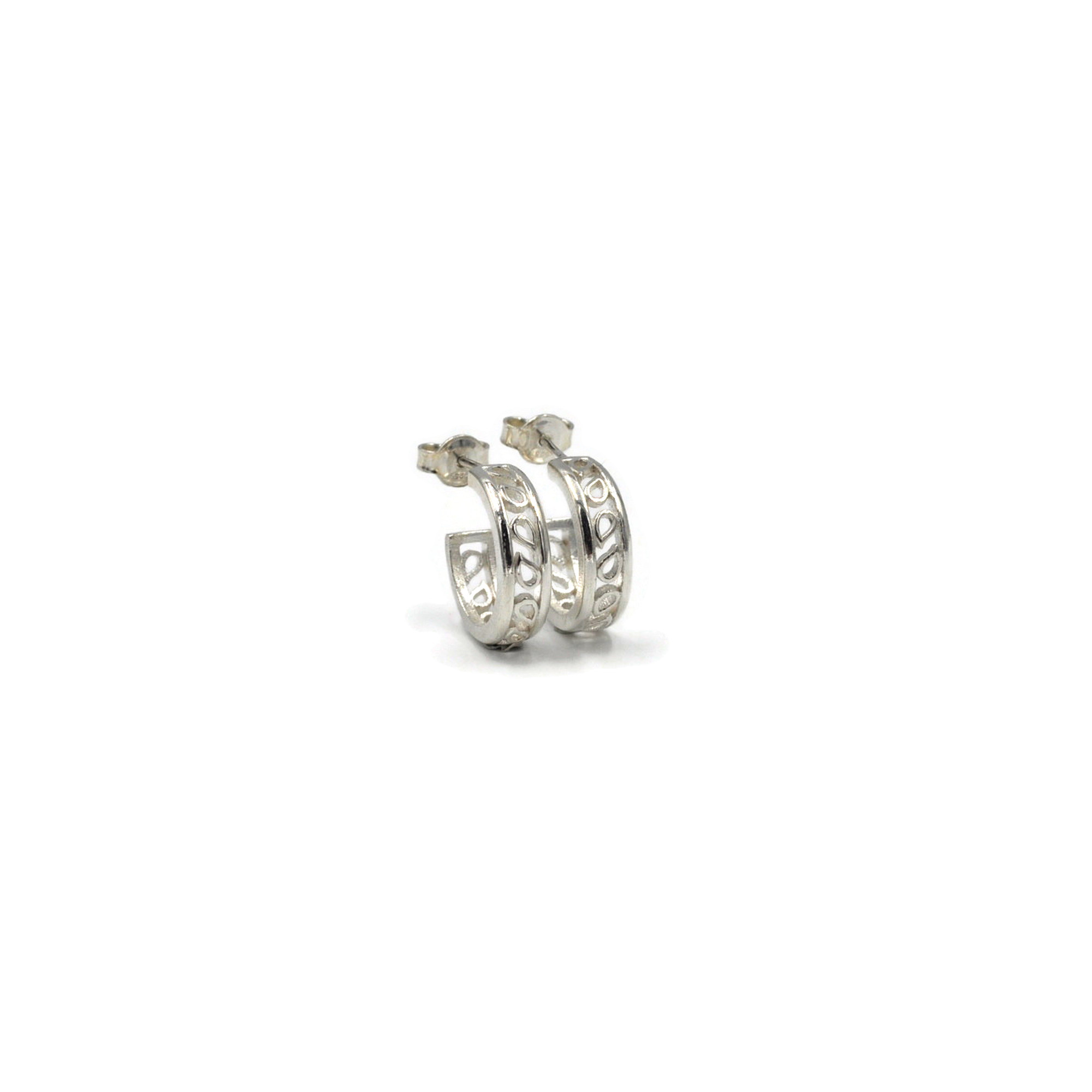 Petits anneaux créoles à tiges en argent – Collection Jouvence