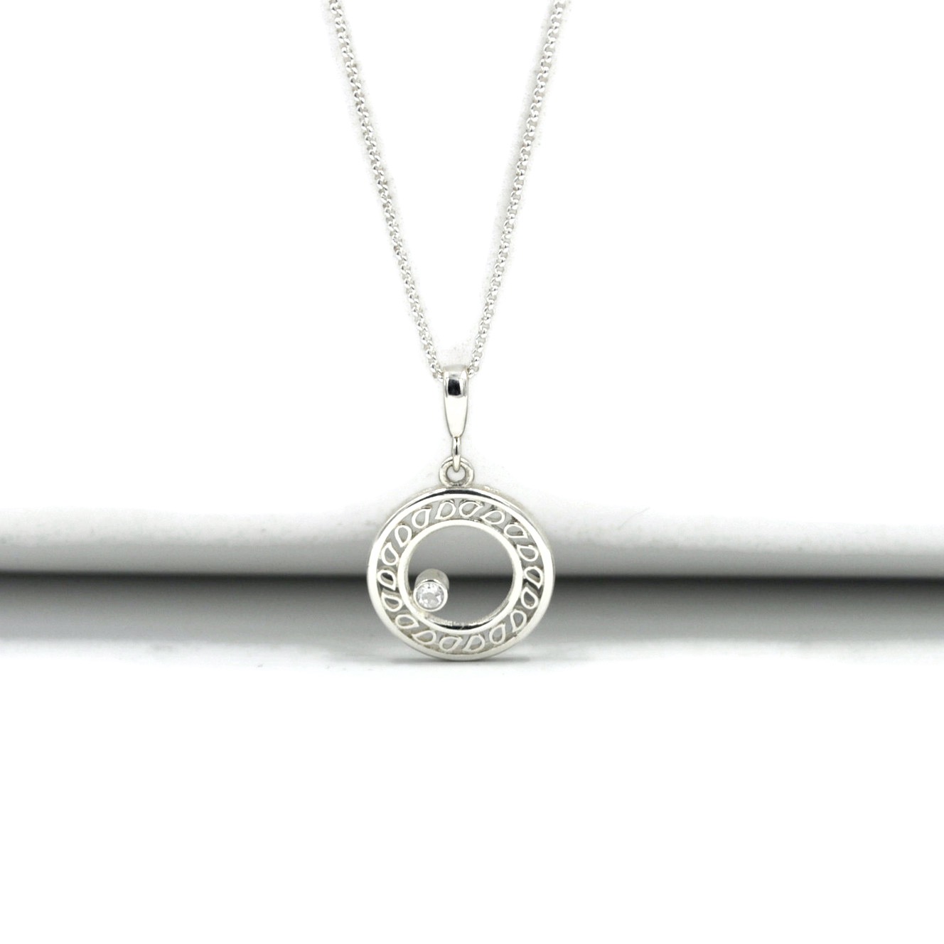 Collier en argent, forme ronde, collection Jouvence