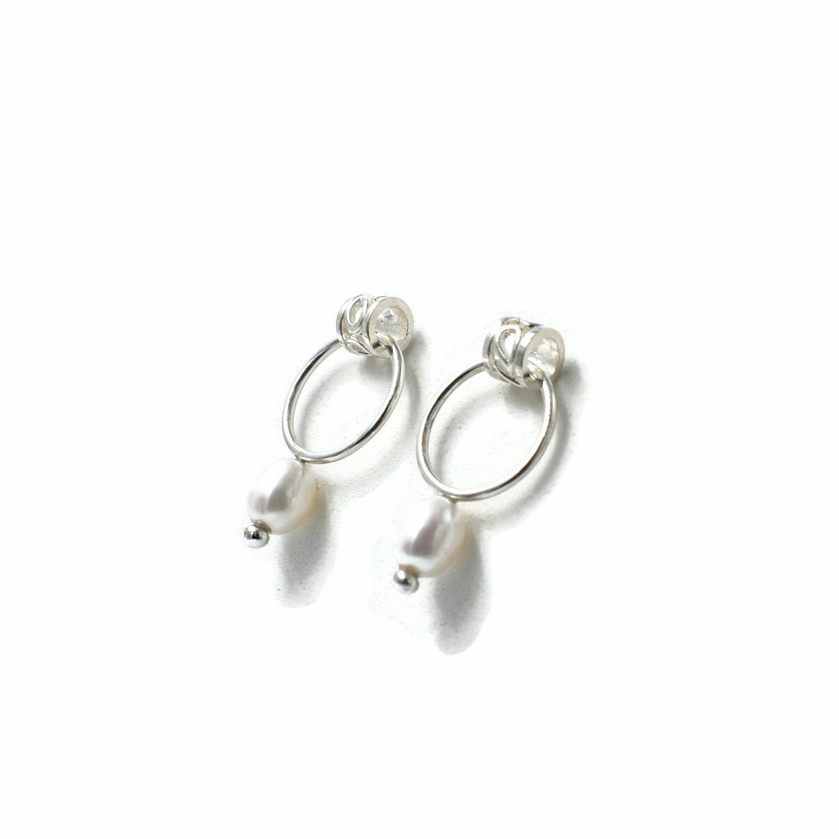 Boucles d'oreilles perlées à anneaux larges