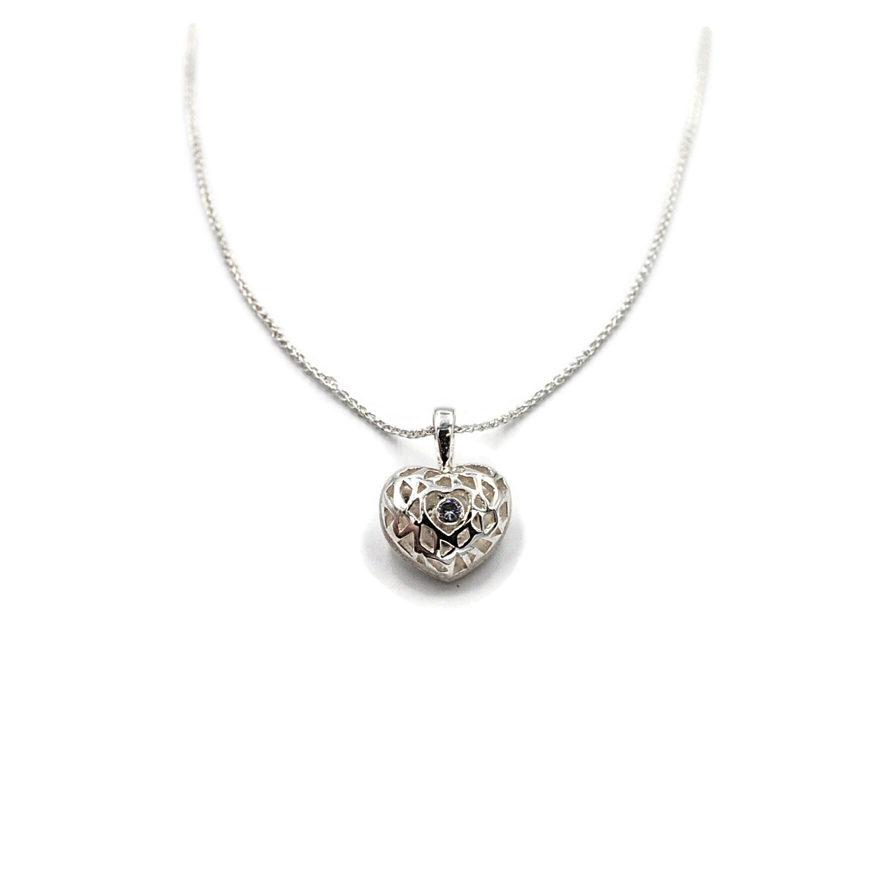 Pendentif coeur argenté avec une pierre