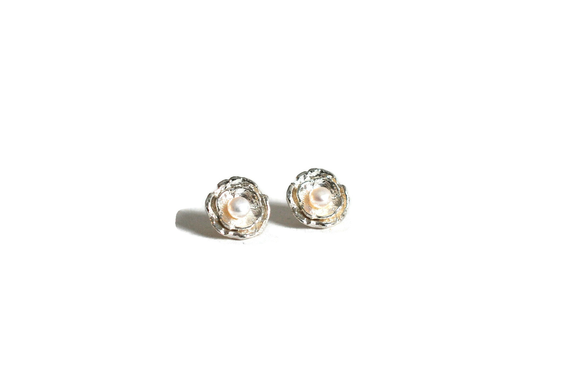 Boucles d’oreilles en forme de fleur ornées de perles