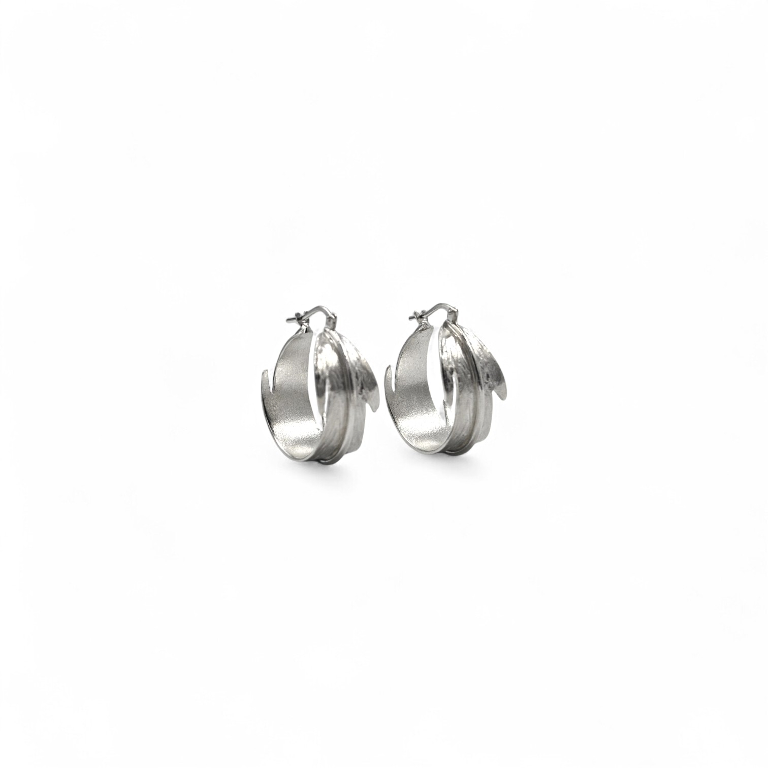 Boucles d’oreilles créoles plumes