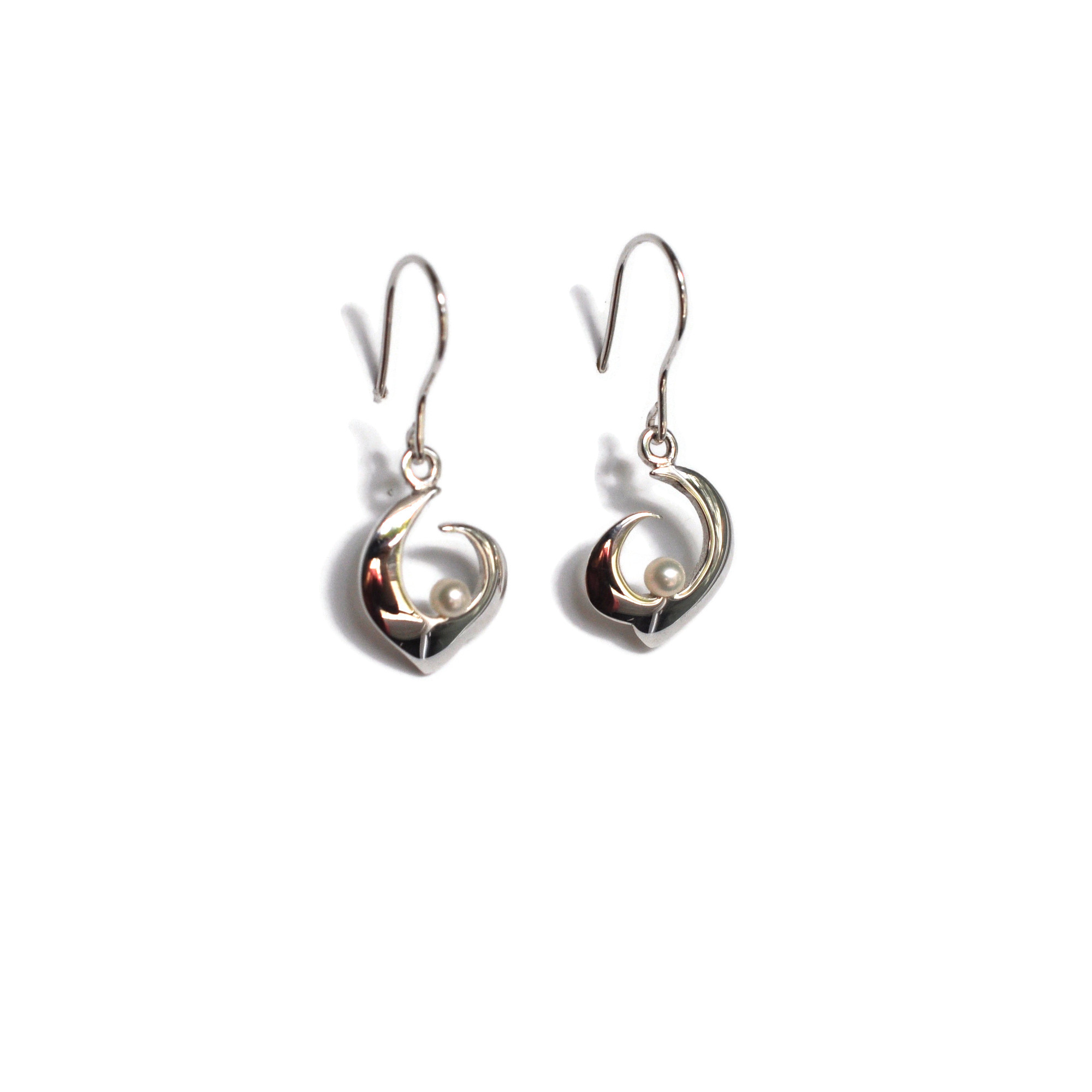 Boucles d’oreilles les vagues pendantes perlées