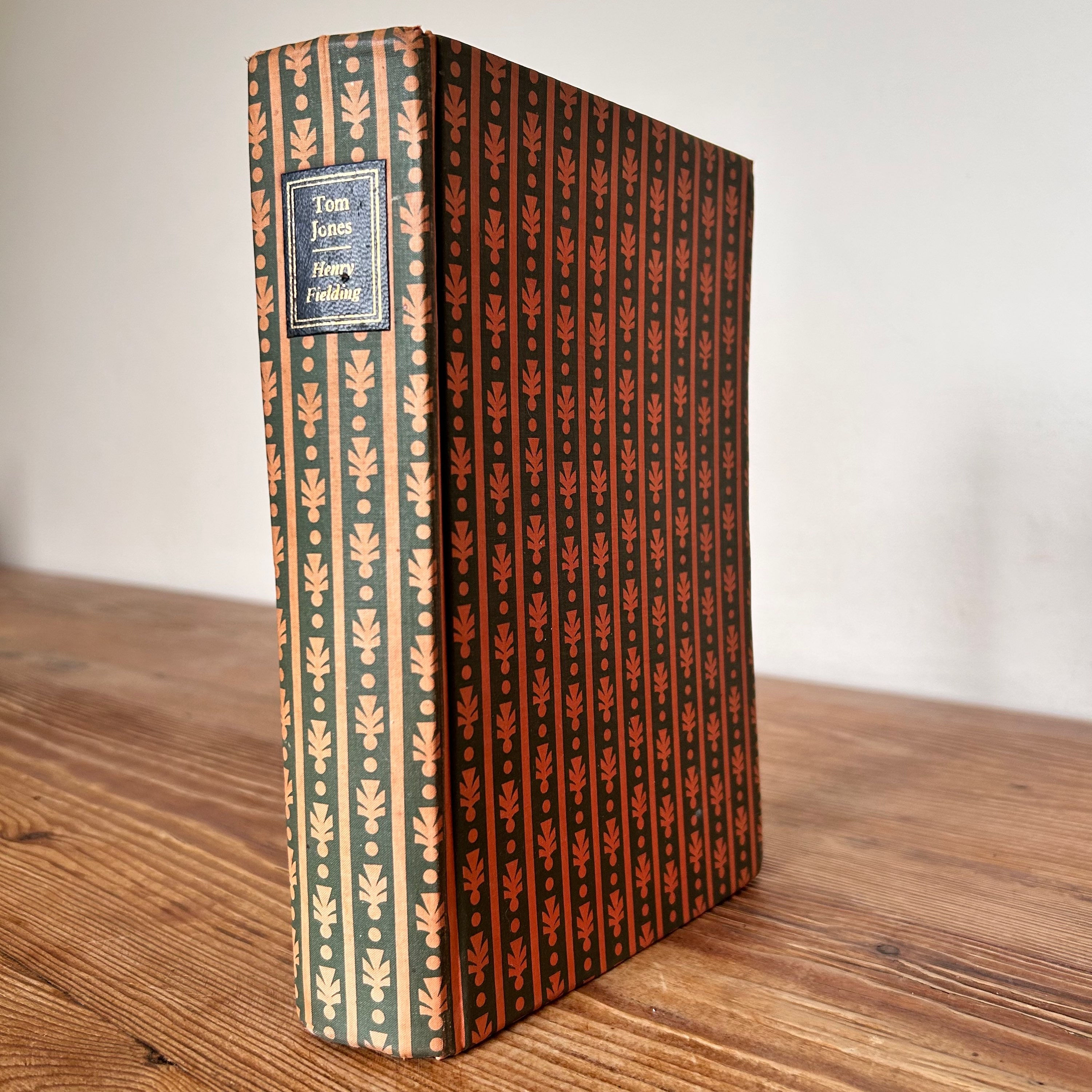 The History of Tom Jones by Henry Fielding picaresque novel Romance Folio society