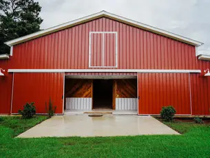 Weddings at The Barn at Wynter's Haven | Chipley, FL