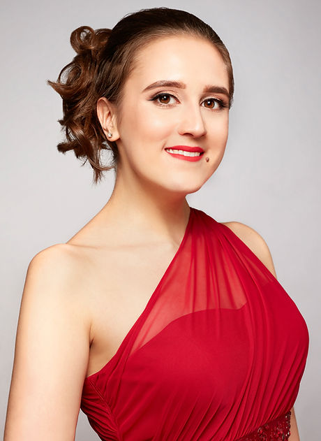 elizaveta kozlova soprano singer headshot