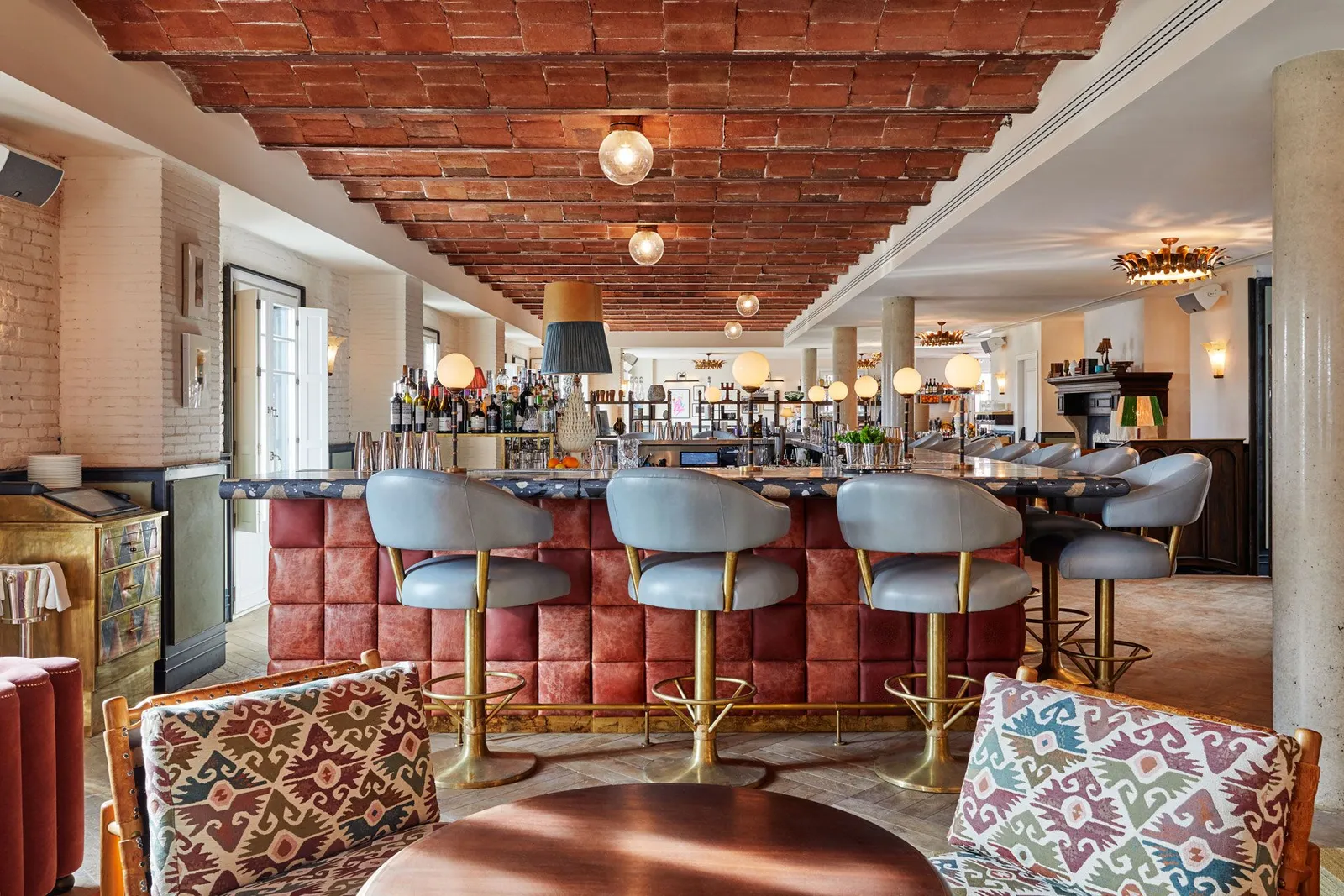 espacio interior bar hotel Soho house Barcelona