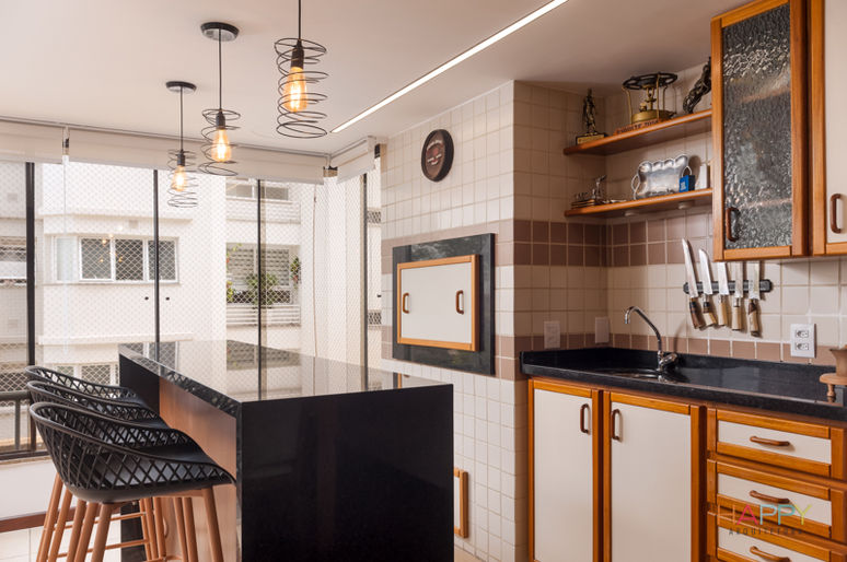 Veja esta reforma geral e decoração de apartamento térreo: cozinha, lavabo, sala, living, quarto, banheiro, espaço gourmet, churrasqueira| Happy Arquitetura, Porto Alegre
Decoração de interiores, projeto arquitetônico, execução de obra, Rio Grande do Sul, projeto móveis, Arquiteta Letícia Barbosa, Juliane Pereira, Leandro Marques, Cemel, Balbueno tapetes, Big Office, Portobello, Padrão A, Brasil Decor, Zoco Living, Bontempo, Todeschini, Criare, Paim Cortinas, Elevato, Ladrilhart, Hytte, TC Marmoraria, ProMarmo, QualitaSul Pedras