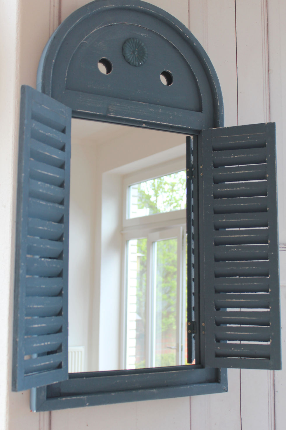 Miniaturbild: Landhaus Spiegel, Wandspiegel KRETA mit Fensterläden im Shabby Chic