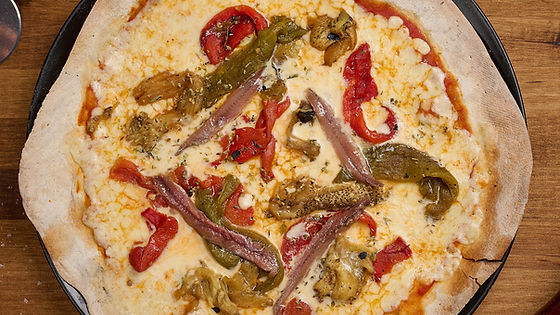 PIZZA ESCALIVADA CON ANCHOAS