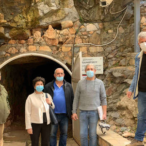 Να συμβάλλουμε όλοι στην ανάδειξη του μοναδικού μνημείου του Σπηλαίου των Πετραλώνων. 