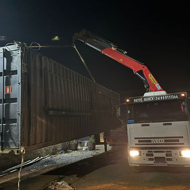 Container adaptado com finalidade técnica em área de produção e montagem de festa em patos de minas, com instalização rapida e segura.
container vazante
munck vazante