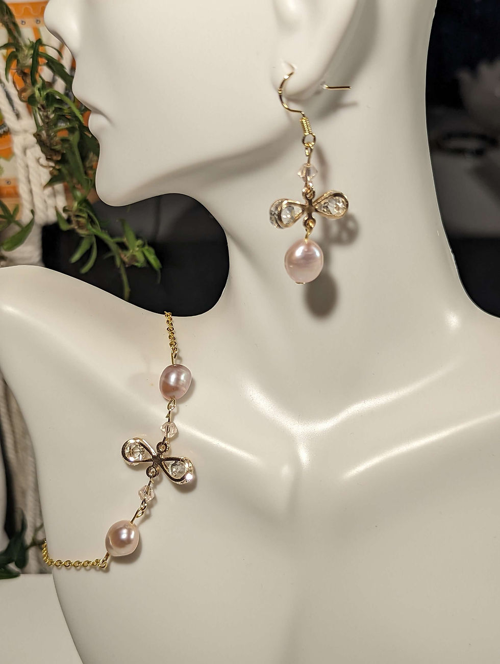 Thumbnail: Pearls and wings set