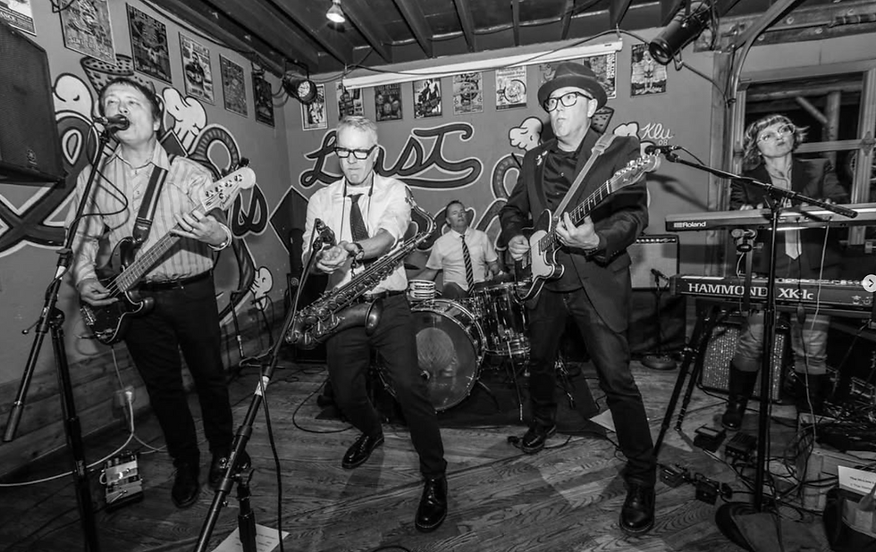 Photo by Mari Tamura