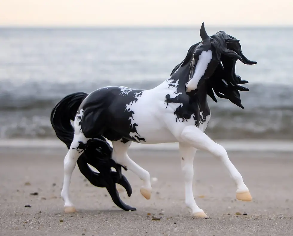 Прев'ю: Іспанська кобила Breyer Traditional 10322