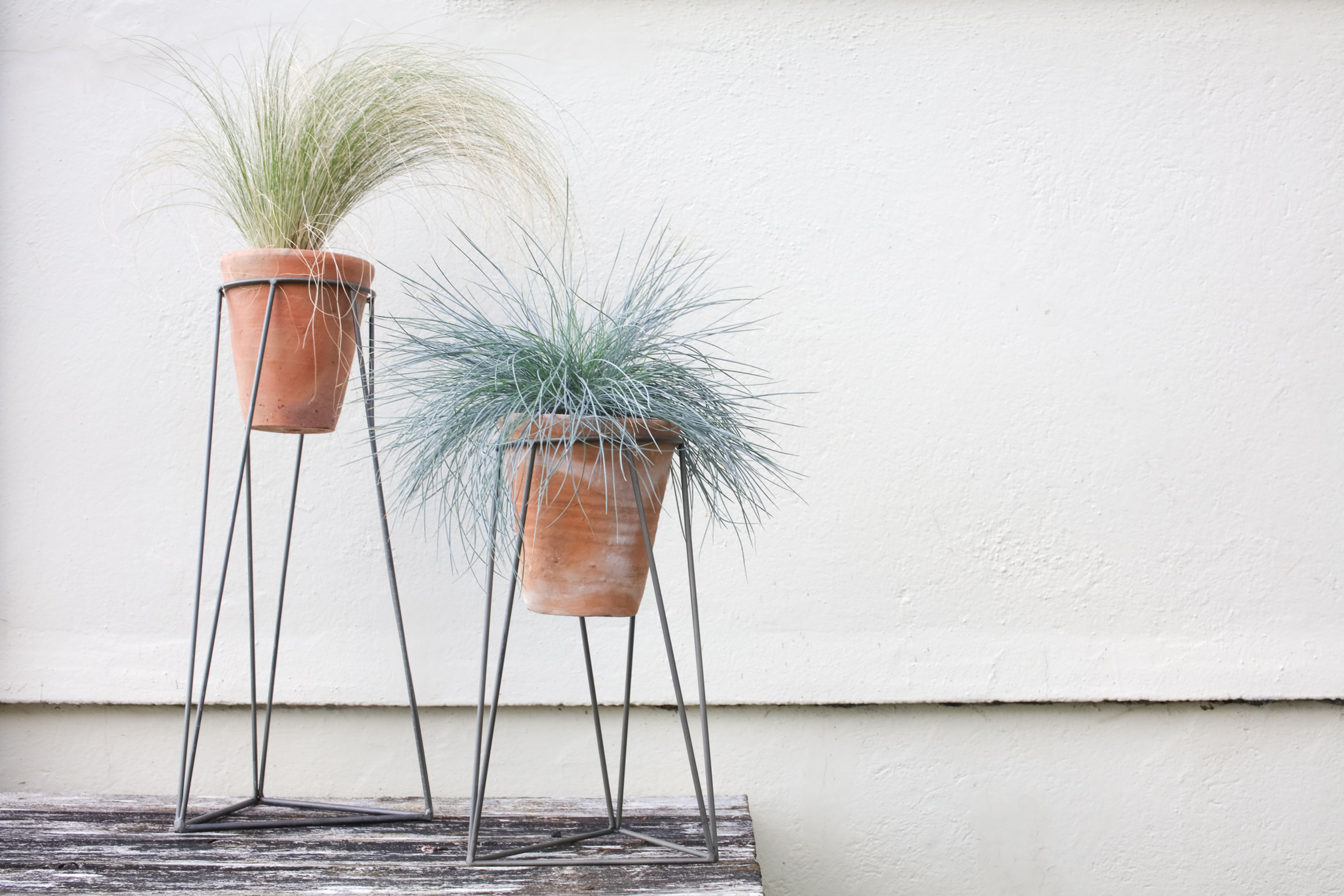 Jara Terracotta Planter With Stand - Terracotta & Iron - Large