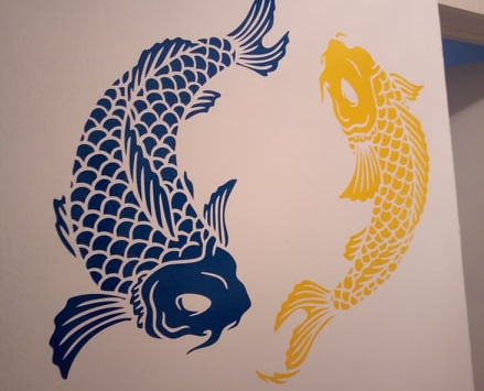 Poser un autocollant mural, tout un art?
