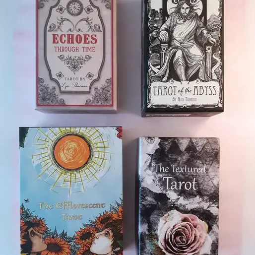 Quel tarot choisir pour explorer une vie antérieure ou une mémoire karmique ?