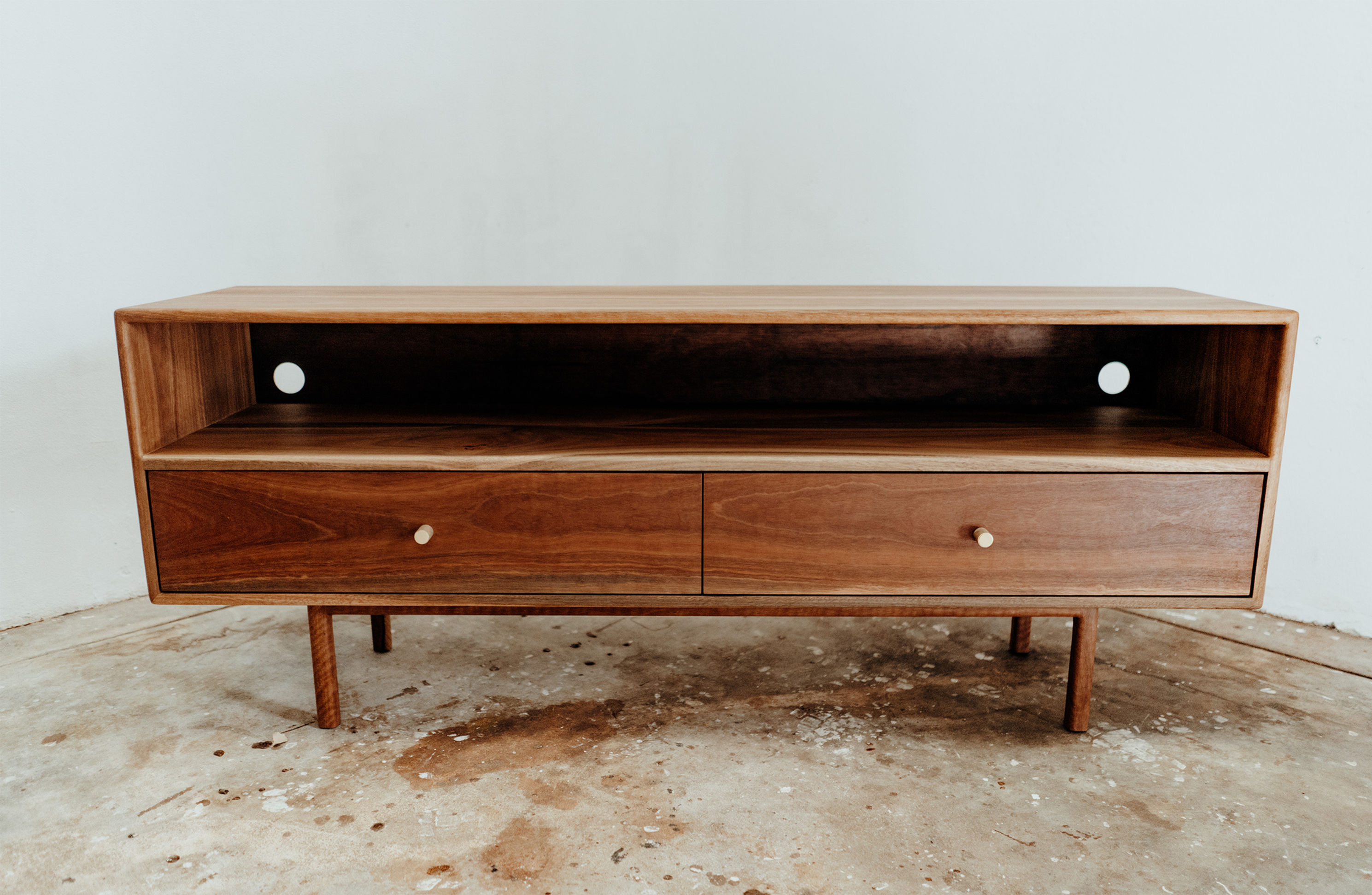 Yindi - Entertainment unit