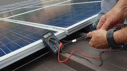 technician-3936982_640-1280x720.jpg