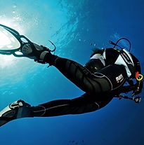 Open-Water-Course-Page-Page-Side-Images (Diver-9).jpg