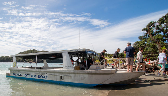 Beach landing of the glass bottom boat  at goat island beach.