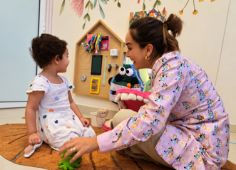 criança no dentista