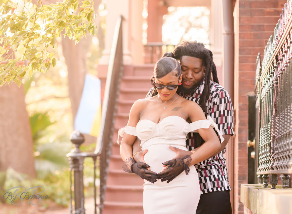 Pregnant couple photos