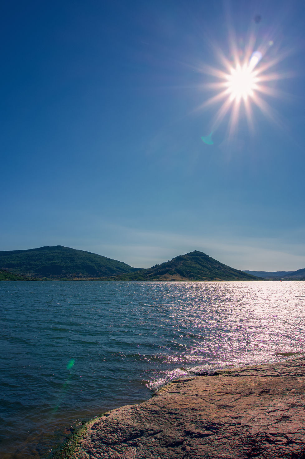 Contrejour Lac du Salagou