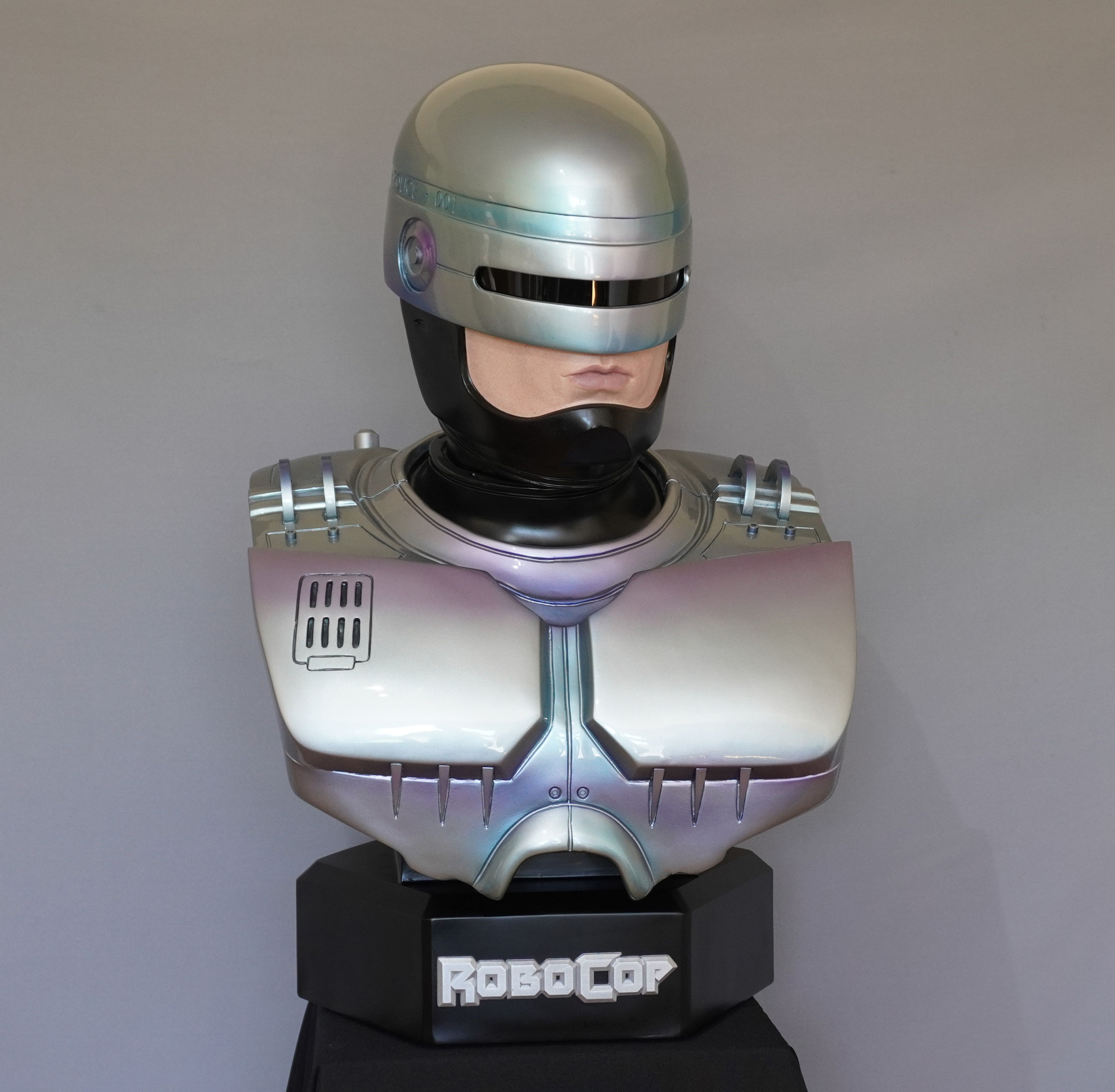 Full size Robocop 1:1 display bust replicas front view