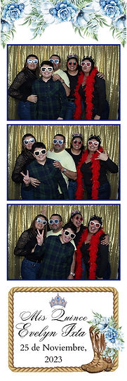 Quinceañera photo booth rental by Momento Photo Booth in Yakima, WA for birthday parties and celebrations.