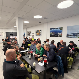 Dette er ikke teori. Dette er mennesker som deler perspektiver, utfordringer og løsninger – struktur