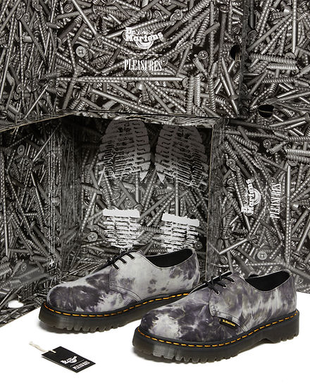 Dr. Martens X Pleasures 1461 Bex Tie Dye | Sneex 3rd Ward