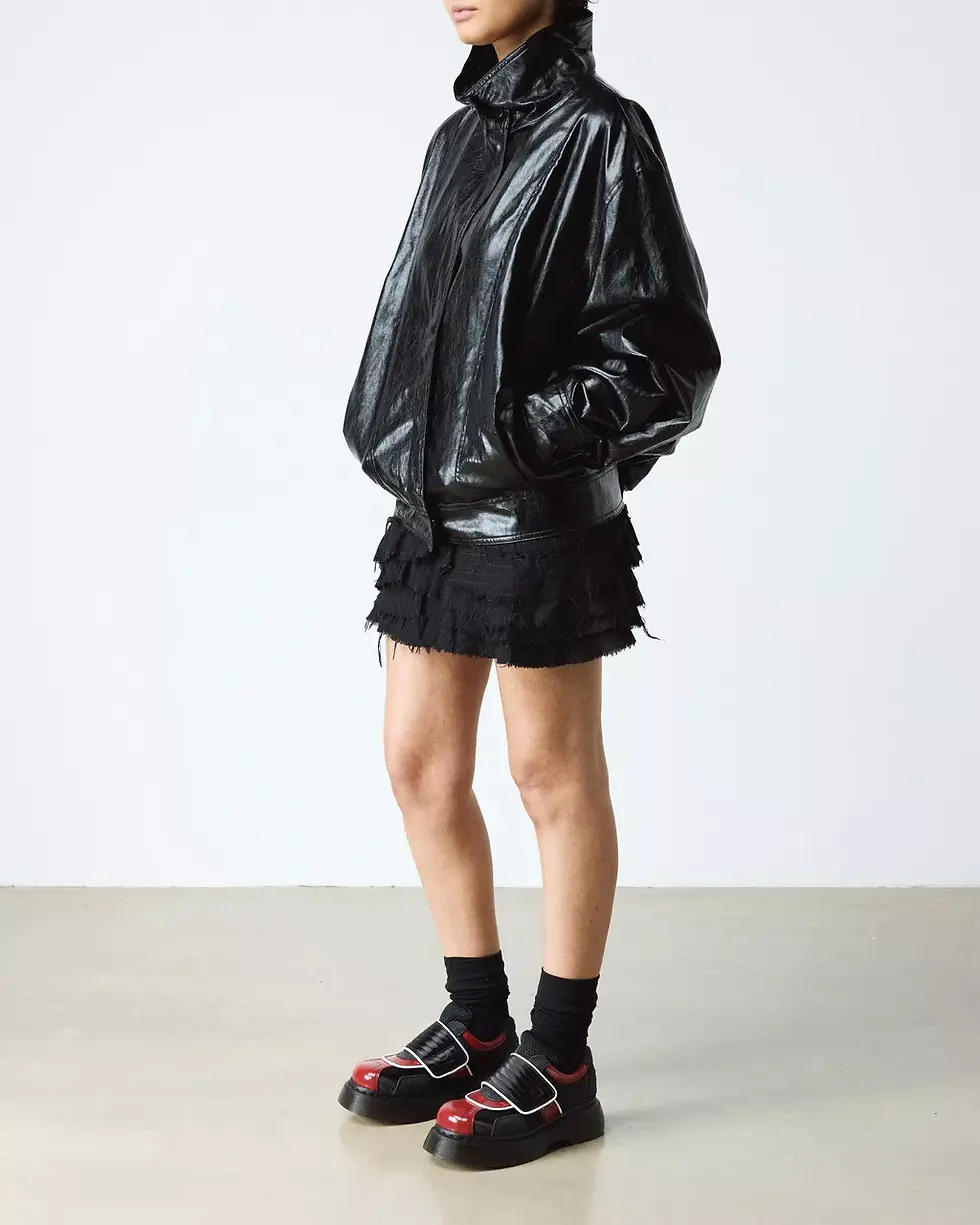 Thumbnail: dr. Martens buzz strap