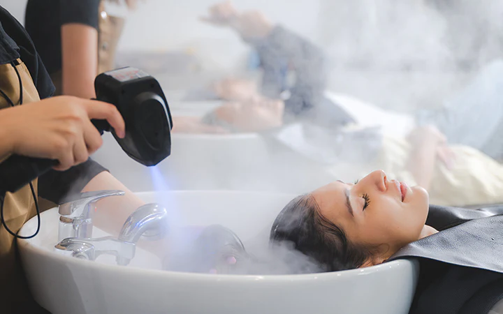 woman-having-hair-steam-at-hair-spa.jpg-2.webp