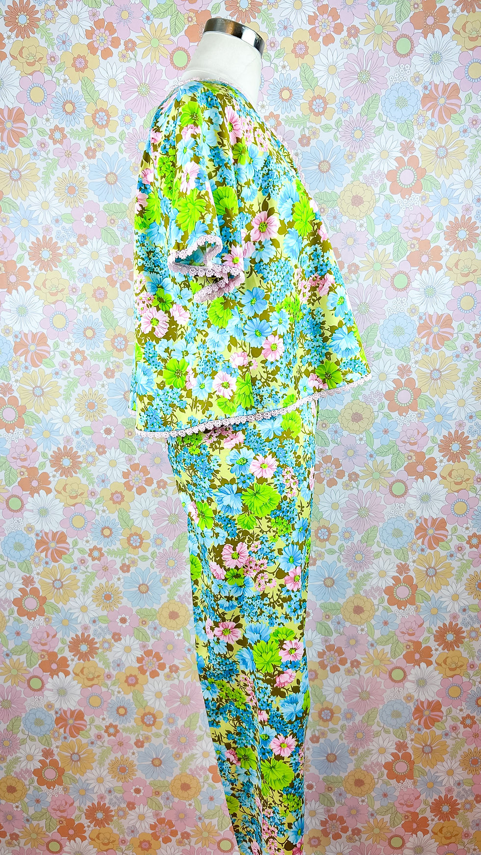 Thumbnail: 1970’s Green Floral Flutter Sleeve Pant Set - S