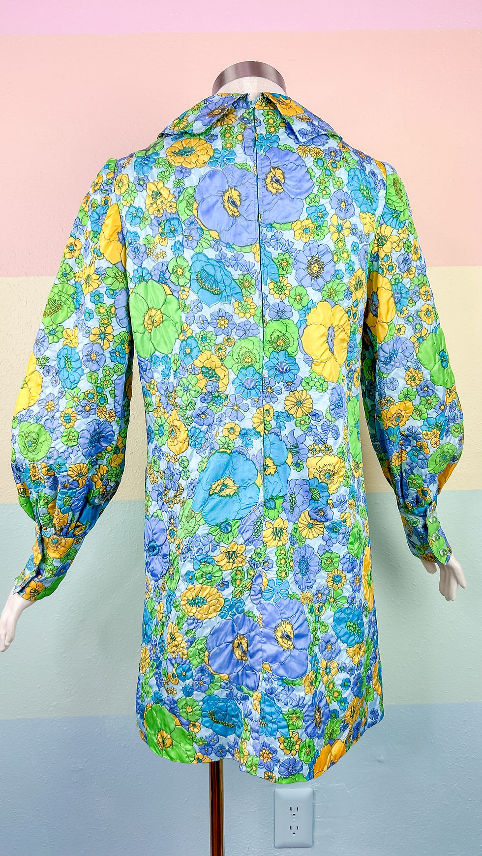 Thumbnail: 1970’s Flower Power Dagger Collar Dress